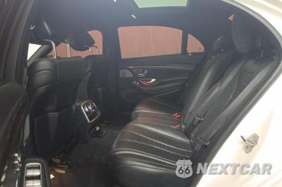 Zdjęcie 6 z 14 samochodu: 2018 MERCEDES-BENZ S 560 VIN:WDDUG8DB6JA397674 - miniatura