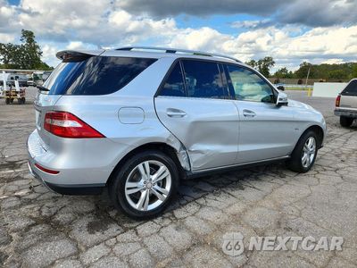 Trzecie zdjęcie samochodu z tyłu: 2012 MERCEDES-BENZ ML 350 4MATIC VIN:4JGDA5HB3CA004460 - miniatura