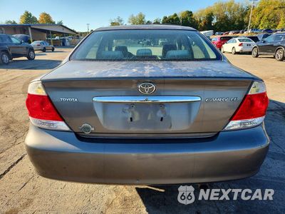 Zdjęcie 6 z 12 samochodu: 2005 TOYOTA CAMRY VIN:4T1BE32K45U524502 - miniatura