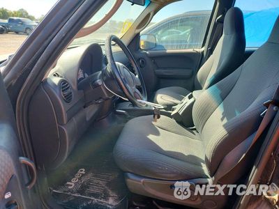Zdjęcie 7 z 12 samochodu: 2002 JEEP LIBERTY SPORT VIN:1J4GL48K62W136730 - miniatura