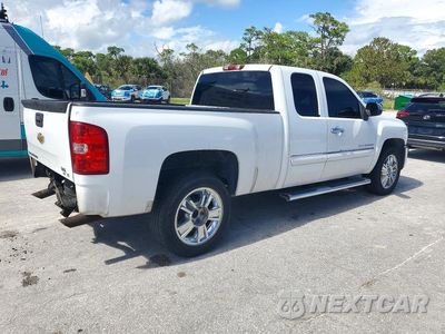 Trzecie zdjęcie samochodu z tyłu: 2013 CHEVROLET SILVERADO C1500 LT VIN:1GCRCSE04DZ260230 - miniatura