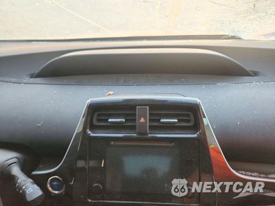 Zdjęcie 9 z 13 samochodu: 2016 TOYOTA PRIUS THREE TOURING VIN:JTDKARFU1G3021596 - miniatura