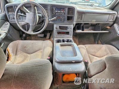 Zdjęcie 8 z 12 samochodu: 2005 CHEVROLET SILVERADO K1500 VIN:1GCEK19B55E131557 - miniatura