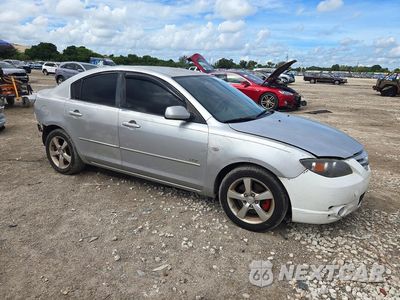 Czwarte zdjęcie samochodu z boku: 2004 MAZDA 3 S VIN:JM1BK123241209420 - miniatura