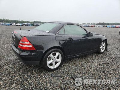 Trzecie zdjęcie samochodu z tyłu: 2001 MERCEDES-BENZ SLK 320 VIN:WDBKK65F21F185555 - miniatura