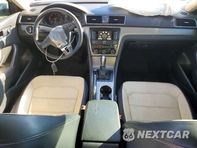 Zdjęcie 8 z 12 samochodu: 2015 VOLKSWAGEN PASSAT SE VIN:1VWBV7A31FC050955 - miniatura