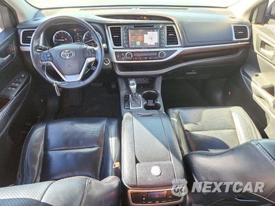 Zdjęcie 8 z 13 samochodu: 2015 TOYOTA HIGHLANDER LIMITED VIN:5TDDKRFH8FS142454 - miniatura