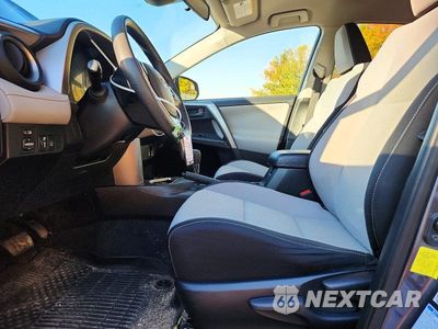 Zdjęcie 7 z 14 samochodu: 2018 TOYOTA RAV4 HYBRID LE VIN:JTMRJREV4JD219972 - miniatura