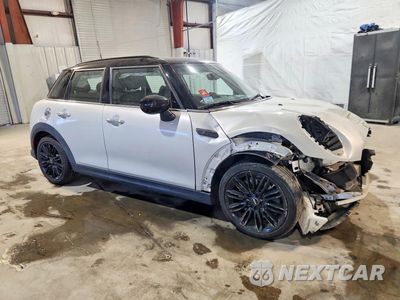 Czwarte zdjęcie samochodu z boku: 2022 MINI COOPER S VIN:WMW53DK05N2R09197 - miniatura
