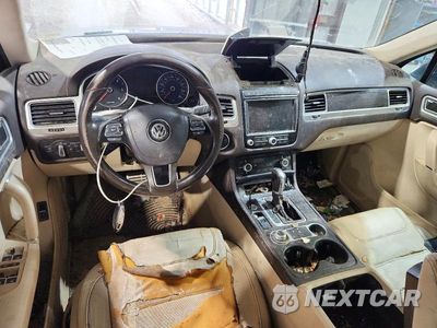 Zdjęcie 8 z 13 samochodu: 2015 VOLKSWAGEN TOUAREG V6 TDI VIN:WVGEP9BP6FD005085 - miniatura