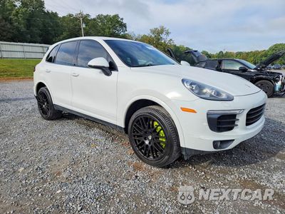 Czwarte zdjęcie samochodu z boku: 2017 PORSCHE CAYENNE VIN:WP1AA2A2XHKA80368 - miniatura