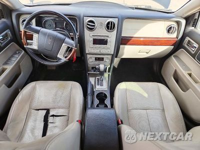 Zdjęcie 8 z 12 samochodu: 2008 LINCOLN MKZ VIN:3LNHM28T28R642129 - miniatura