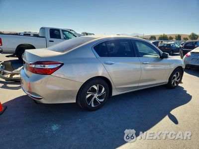 Trzecie zdjęcie samochodu z tyłu: 2017 HONDA ACCORD LX VIN:1HGCR2F36HA218421 - miniatura