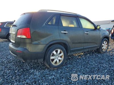 Trzecie zdjęcie samochodu z tyłu: 2013 KIA SORENTO LX VIN:5XYKT3A63DG313614 - miniatura