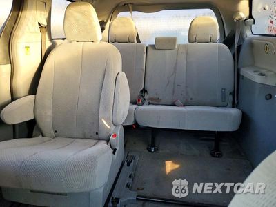 Zdjęcie 10 z 14 samochodu: 2013 TOYOTA SIENNA LE VIN:5TDKK3DC9DS337004 - miniatura