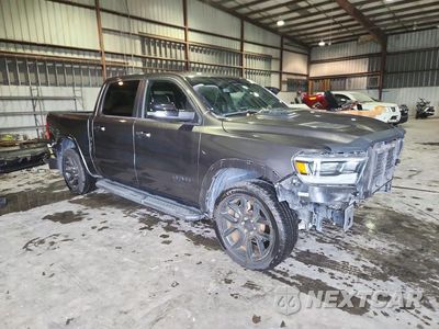 Czwarte zdjęcie samochodu z boku: 2021 RAM 1500 LARAMIE VIN:1C6SRFJT4MN524990 - miniatura