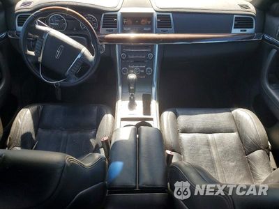 Zdjęcie 8 z 12 samochodu: 2009 LINCOLN MKS VIN:1LNHM93R49G623580 - miniatura