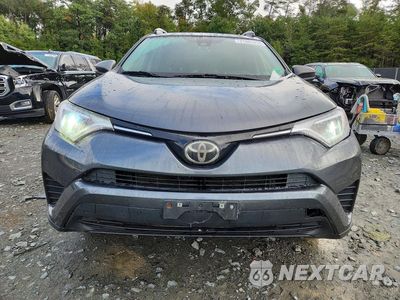 Piąte zdjęcie samochodu w środku: 2017 TOYOTA RAV4 LE VIN:JTMBFREVXHD207371 - miniatura