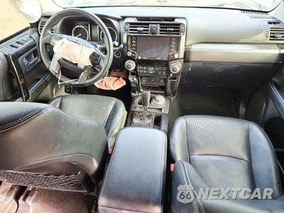 Zdjęcie 8 z 13 samochodu: 2020 TOYOTA 4RUNNER NIGHTSHADE EDITION VIN:JTEBU5JR3L5819949 - miniatura