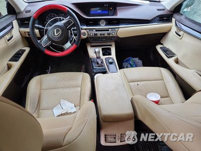 Zdjęcie 8 z 12 samochodu: 2016 LEXUS ES 350 VIN:58ABK1GG3GU010119 - miniatura