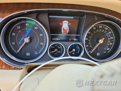 Zdjęcie 9 z 12 samochodu: 2017 BENTLEY FLYING SPUR VIN:SCBEC9ZA8HC060974 - miniatura