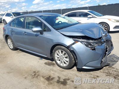 Czwarte zdjęcie samochodu z boku: 2022 TOYOTA COROLLA LE VIN:JTDEPMAEXN3024489 - miniatura