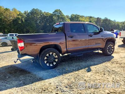 Trzecie zdjęcie samochodu z tyłu: 2017 TOYOTA TUNDRA SR5 VIN:5TFDW5F10HX655095 - miniatura