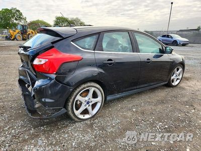 Trzecie zdjęcie samochodu z tyłu: 2014 FORD FOCUS TITANIUM VIN:1FADP3N20EL391736 - miniatura