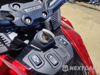 Zdjęcie 8 z 9 samochodu: 2024 CAN-AM SPYDER ROADSTER RT VIN:2BXNBDD24RV005196 - miniatura