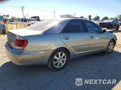 Trzecie zdjęcie samochodu z tyłu: 2005 TOYOTA CAMRY XLE V6 VIN:4T1BF30K55U608392 - miniatura