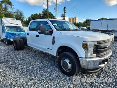 Czwarte zdjęcie samochodu z boku: 2019 FORD F350 SUPER DUTY VIN:1FD8W3HT4KED44532 - miniatura