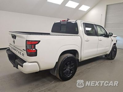 Trzecie zdjęcie samochodu z tyłu: 2026 NISSAN FRONTIER SV VIN:1N6ED1EK2TN609315 - miniatura