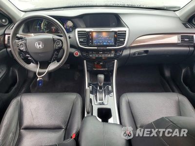 Zdjęcie 8 z 13 samochodu: 2017 HONDA ACCORD TOURING HYBRID VIN:JHMCR6F74HC031187 - miniatura