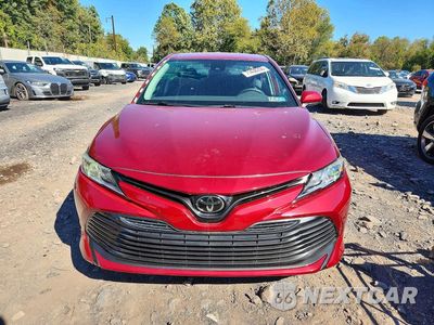 Piąte zdjęcie samochodu w środku: 2019 TOYOTA CAMRY LE VIN:4T1B11HK1KU825666 - miniatura