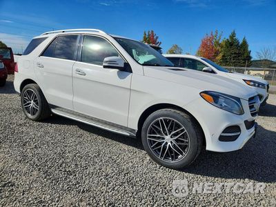 Czwarte zdjęcie samochodu z boku: 2017 MERCEDES-BENZ GLE 350 4MATIC VIN:4JGDA5HB0HA887988 - miniatura