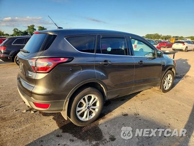 Trzecie zdjęcie samochodu z tyłu: 2017 FORD ESCAPE SE VIN:1FMCU9GD1HUA47696 - miniatura