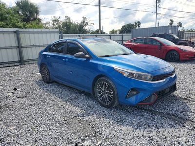 Czwarte zdjęcie samochodu z boku: 2023 KIA FORTE GT LINE VIN:3KPF54AD8PE585254 - miniatura