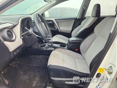 Zdjęcie 7 z 13 samochodu: 2016 TOYOTA RAV4 XLE VIN:2T3RFREV9GW438827 - miniatura