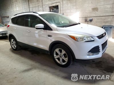 Czwarte zdjęcie samochodu z boku: 2015 FORD ESCAPE SE VIN:1FMCU9GX7FUB43176 - miniatura