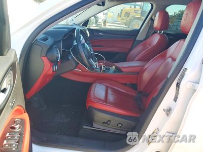 Zdjęcie 7 z 13 samochodu: 2019 ALFA ROMEO STELVIO VIN:ZASPAKAN0K7C40362 - miniatura