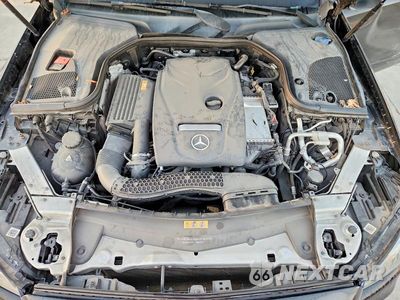 Zdjęcie 11 z 12 samochodu: 2018 MERCEDES-BENZ E 300 4MATIC VIN:WDDZF4KB0JA375366 - miniatura