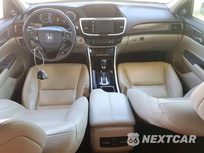 Zdjęcie 8 z 12 samochodu: 2017 HONDA ACCORD TOURING VIN:1HGCR3F99HA018000 - miniatura