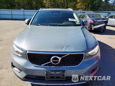 Piąte zdjęcie samochodu w środku: 2021 VOLVO XC40 T5 MOMENTUM VIN:YV4162UK4M2427506 - miniatura