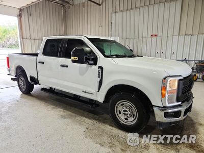 Czwarte zdjęcie samochodu z boku: 2023 FORD F250 SUPER DUTY VIN:1FT7W2AT7PEC04051 - miniatura