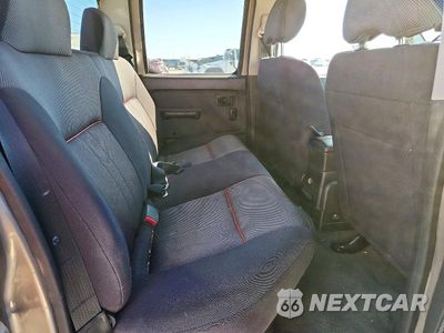 Zdjęcie 10 z 12 samochodu: 2003 NISSAN FRONTIER SC-V6 VIN:1N6MD27T93C467631 - miniatura