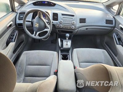 Zdjęcie 8 z 12 samochodu: 2010 HONDA CIVIC LX VIN:2HGFA1F50AH581966 - miniatura