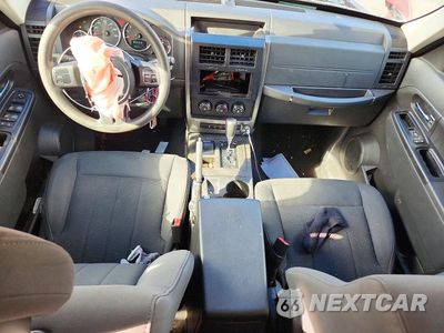 Zdjęcie 8 z 13 samochodu: 2011 JEEP LIBERTY SPORT VIN:1J4PN2GK3BW535949 - miniatura