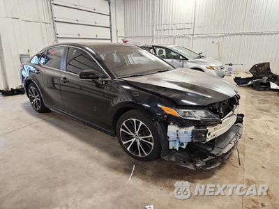 Czwarte zdjęcie samochodu z boku: 2018 TOYOTA CAMRY SE VIN:4T1B11HK0JU533375 - miniatura