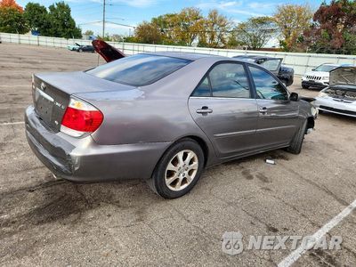 Trzecie zdjęcie samochodu z tyłu: 2005 TOYOTA CAMRY XLE V6 VIN:4T1BF30K55U601684 - miniatura