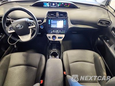 Zdjęcie 8 z 12 samochodu: 2017 TOYOTA PRIUS THREE VIN:JTDKARFU2H3049991 - miniatura